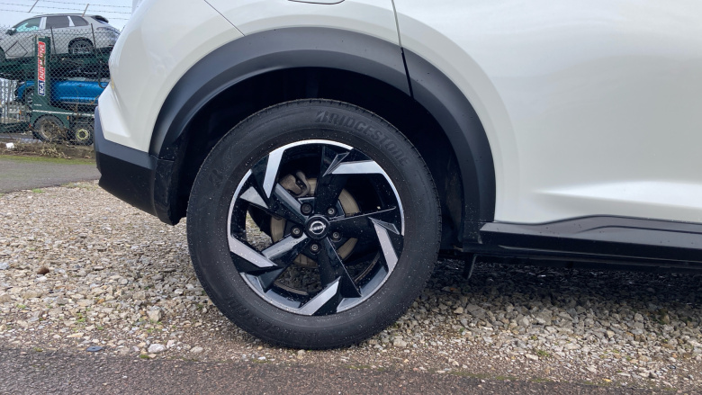 Nissan Juke 1.6 Hybrid N-Connecta 5dr Auto Hybrid Hatchback